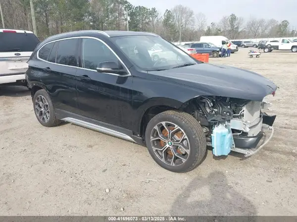 WBXJG9C05M5T83784 2021 BMW X1 - Image 1