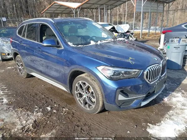 WBXJG9C05M5U36774 2021 BMW X1 - Image 1