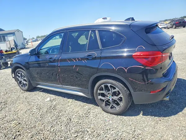 WBXJG9C06M5S70538 2021 BMW X1 - Image 2