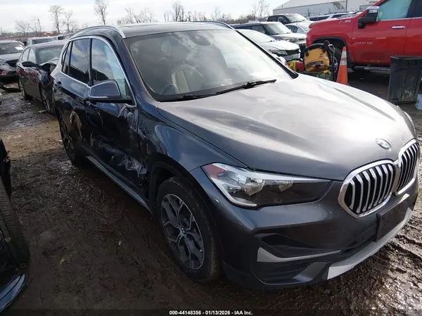 WBXJG9C06M5T16773 2021 BMW X1 - Image 1