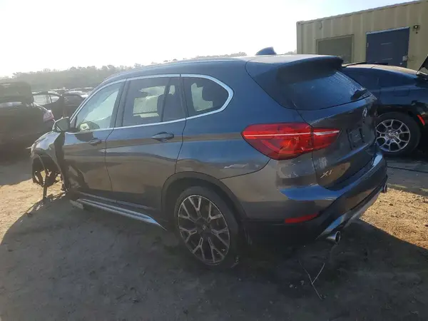 WBXJG9C06M5T33833 2021 BMW X1 - Image 2