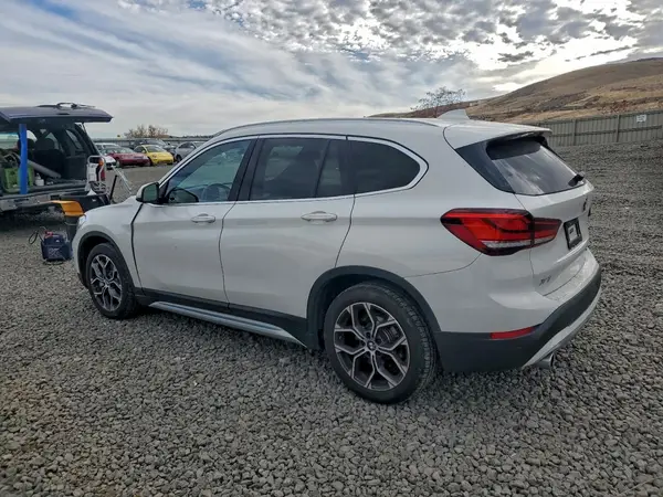 WBXJG9C06M5T42905 2021 BMW X1 - Image 2