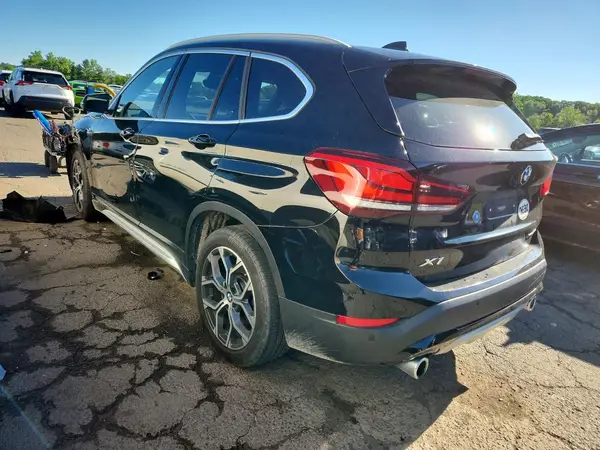 WBXJG9C06M5T69215 2021 BMW X1 - Image 2