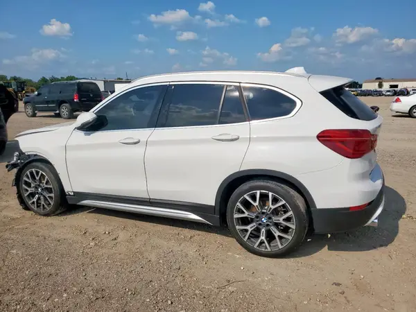 WBXJG9C06M5U36184 2021 BMW X1 - Image 2