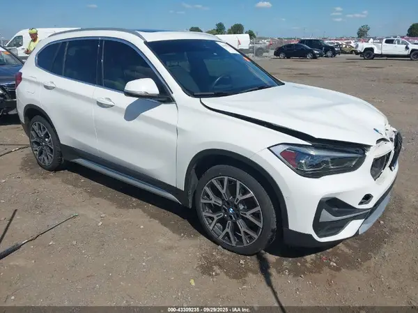 WBXJG9C07M5T73712 2021 BMW X1 - Image 1