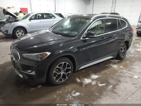 WBXJG9C08M5S76583 2021 BMW X1 - Image 2