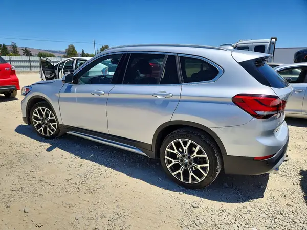 WBXJG9C08M5T79437 2021 BMW X1 - Image 2
