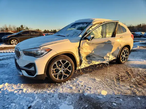 WBXJG9C09M5T58628 2021 BMW X1 - Image 1