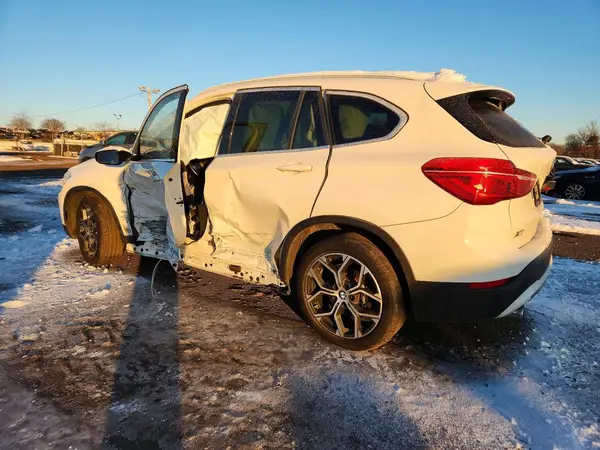 WBXJG9C09M5T58628 2021 BMW X1 - Image 2