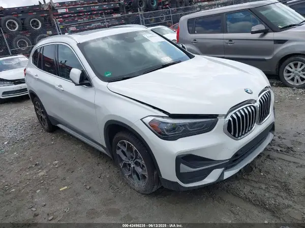 WBXJG9C09M5T94206 2021 BMW X1 - Image 1