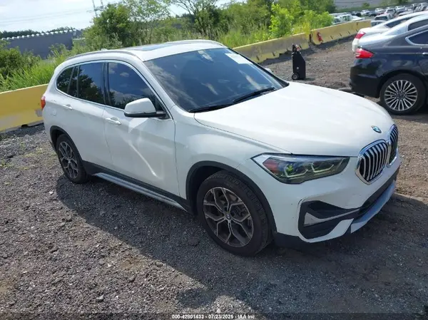 WBXJG9C0XM5T44737 2021 BMW X1 - Image 1