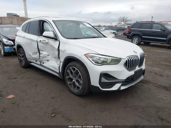 WBXJG9C0XM5T86888 2021 BMW X1 - Image 1