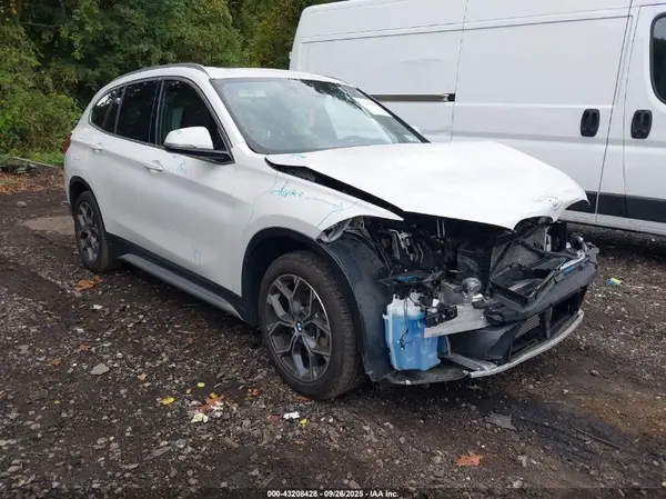 WBXJG9C0XN5V37052 2022 BMW X1 - Image 1