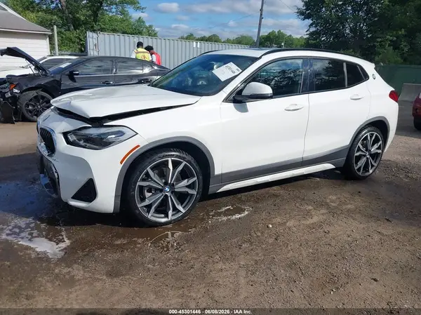 WBXYJ1C00M5T06533 2021 BMW X2 - Image 2