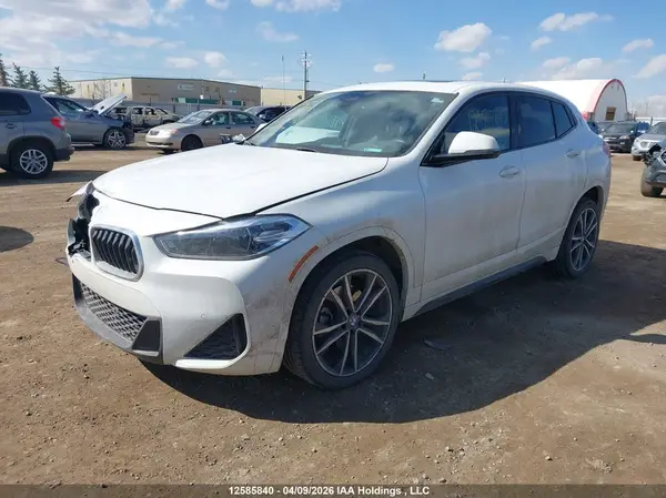 WBXYJ1C06N5T73056 2022 BMW X2 - Image 2