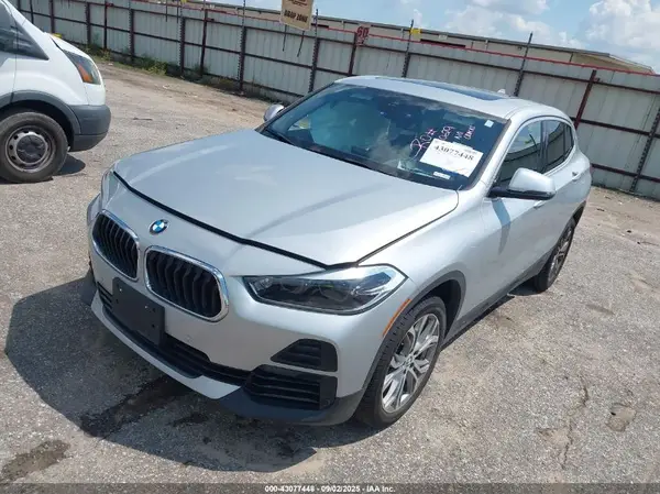 WBXYJ1C08N5U39736 2022 BMW X2 - Image 2