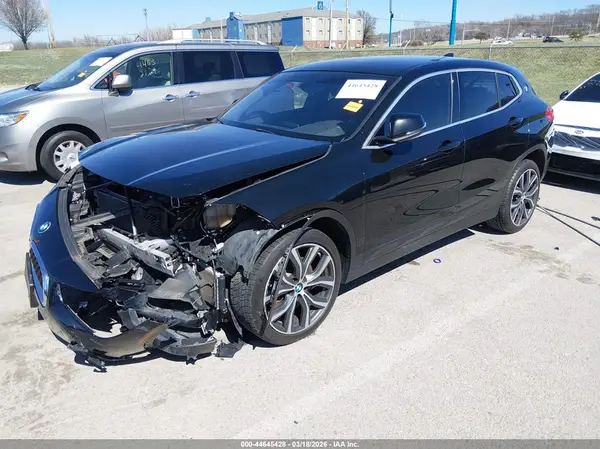 WBXYJ3C33JEJ84994 2018 BMW X2 - Image 2