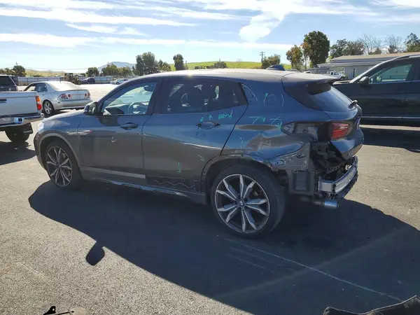 WBXYJ3C36JEJ82835 2018 BMW X2 - Image 2