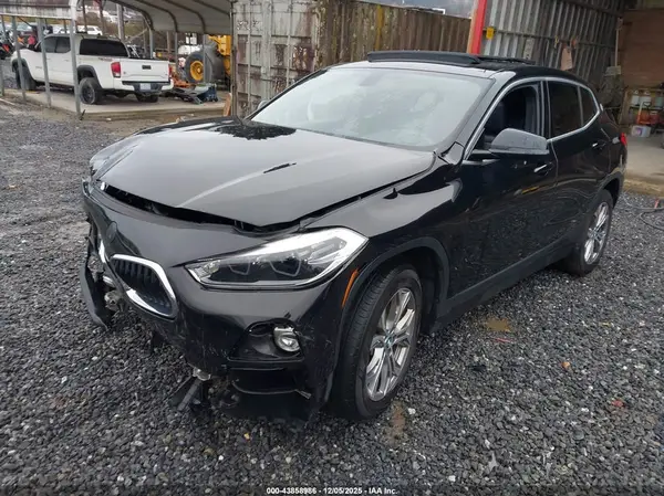 WBXYJ5C32JEF78775 2018 BMW X2 - Image 2