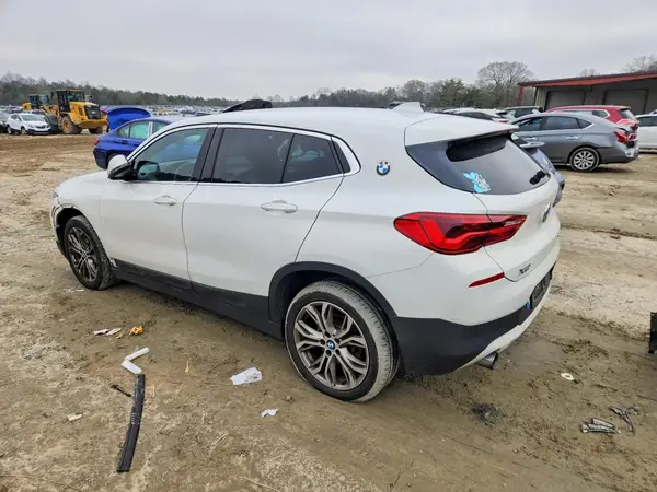 WBXYJ5C33JEF81006 2018 BMW X2 - Image 2