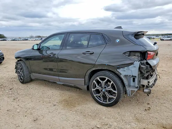 WBXYJ5C36JEB19233 2018 BMW X2 - Image 2