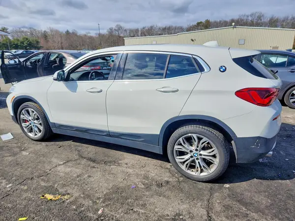 WBXYJ5C36JEF72493 2018 BMW X2 - Image 2