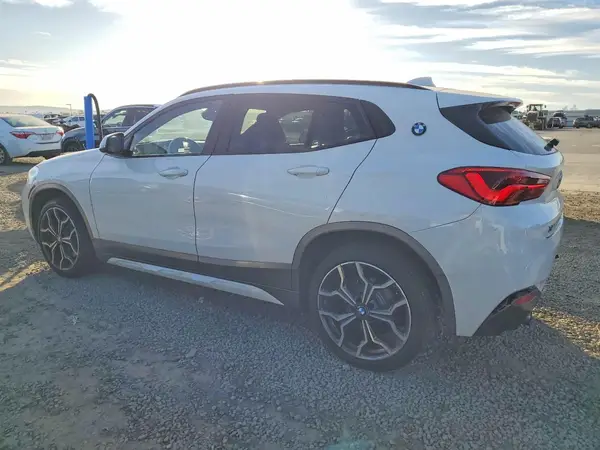 WBXYJ5C3XJEF73257 2018 BMW X2 - Image 2