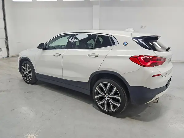 WBXYJ5C3XJEF81956 2018 BMW X2 - Image 2