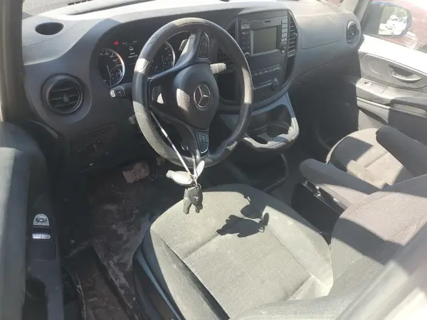 WD3BG2EA7H3246856 2017 MERCEDES-BENZ METRIS - Image 8