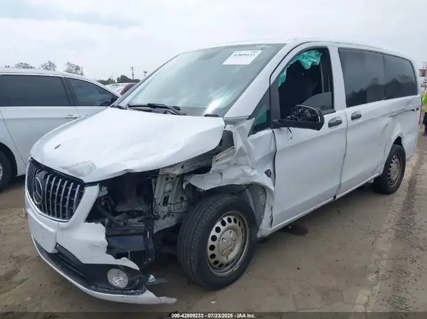 WD3PG2EA4H3287791 2017 MERCEDES-BENZ METRIS - Image 2