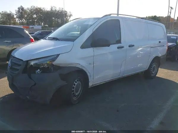 WD3PG2EA4J3416795 2018 MERCEDES-BENZ METRIS - Image 2