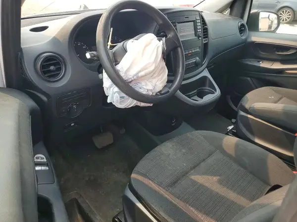 WD3PG2EA5H3314772 2017 MERCEDES-BENZ METRIS - Image 8