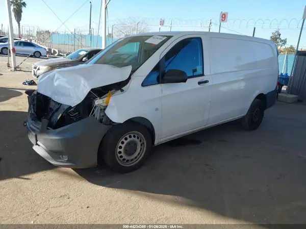 WD3PG2EA6J3455047 2018 MERCEDES-BENZ METRIS - Image 2