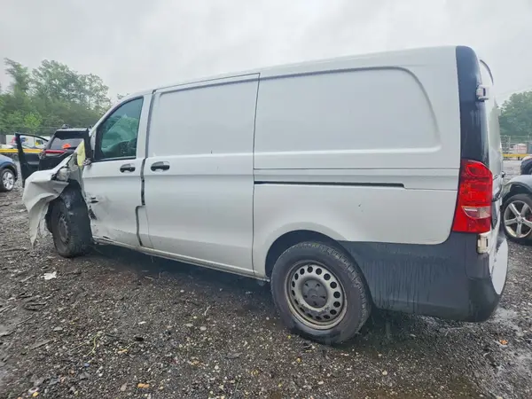 WD3PG2EA7H3207562 2017 MERCEDES-BENZ METRIS - Image 2