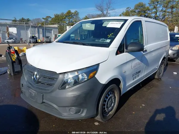 WD3PG2EA7H3223082 2017 MERCEDES-BENZ METRIS - Image 2