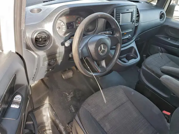 WD3PG2EA7H3318452 2017 MERCEDES-BENZ METRIS - Image 8