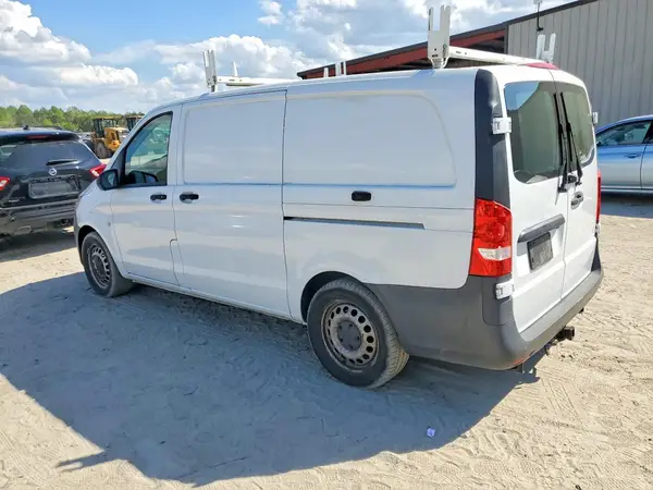 WD3PG2EAXJ3429034 2018 MERCEDES-BENZ METRIS - Image 2