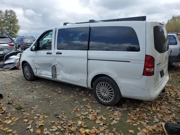 WD4BG2EE1J3443896 2018 MERCEDES-BENZ METRIS - Image 2
