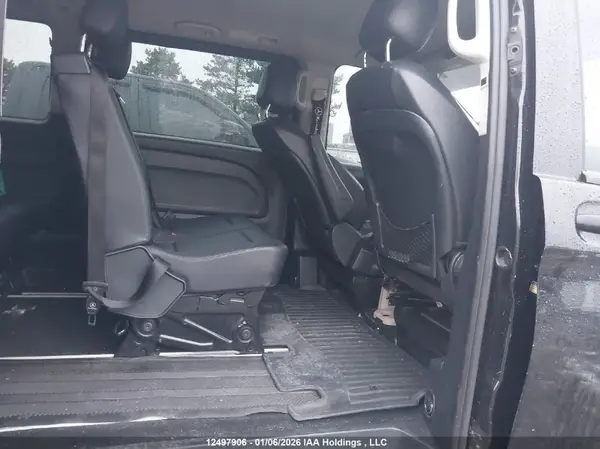 WD4BG2EE5H3322590 2017 MERCEDES-BENZ METRIS - Image 8