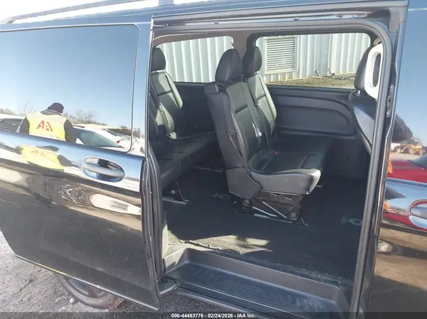 WD4PG2EE0H3234262 2017 MERCEDES-BENZ METRIS - Image 8