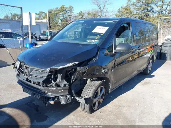 WD4PG2EE0H3266404 2017 MERCEDES-BENZ METRIS - Image 2