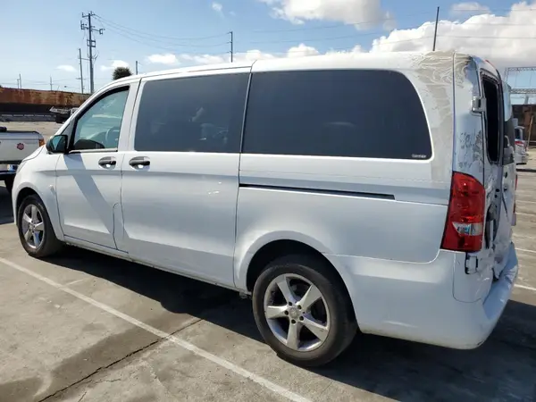 WD4PG2EE0H3299032 2017 MERCEDES-BENZ METRIS - Image 2
