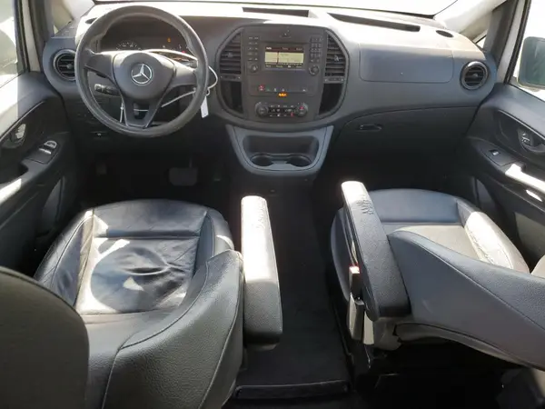 WD4PG2EE0H3299032 2017 MERCEDES-BENZ METRIS - Image 8