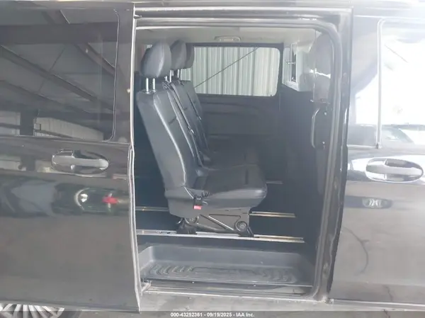 WD4PG2EE0J3342824 2018 MERCEDES-BENZ METRIS - Image 8