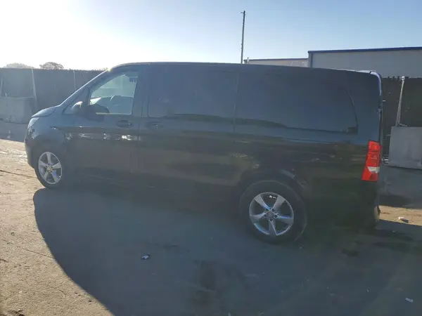 WD4PG2EE0J3356061 2018 MERCEDES-BENZ METRIS - Image 2