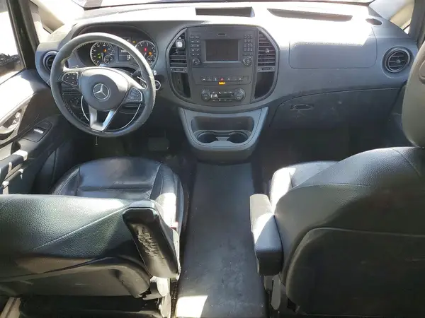 WD4PG2EE1H3310880 2017 MERCEDES-BENZ METRIS - Image 8
