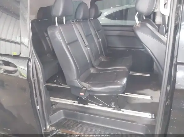 WD4PG2EE1J3375072 2018 MERCEDES-BENZ METRIS - Image 8