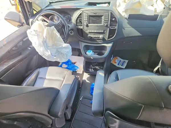 WD4PG2EE2J3347247 2018 MERCEDES-BENZ METRIS - Image 8