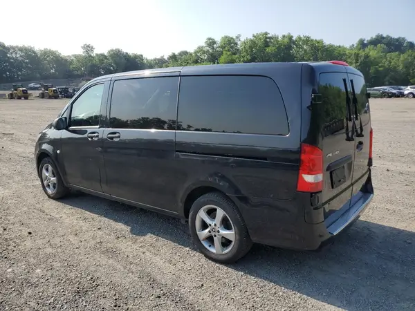 WD4PG2EE2J3483989 2018 MERCEDES-BENZ METRIS - Image 2