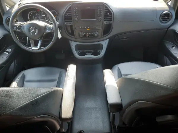 WD4PG2EE2J3483989 2018 MERCEDES-BENZ METRIS - Image 8